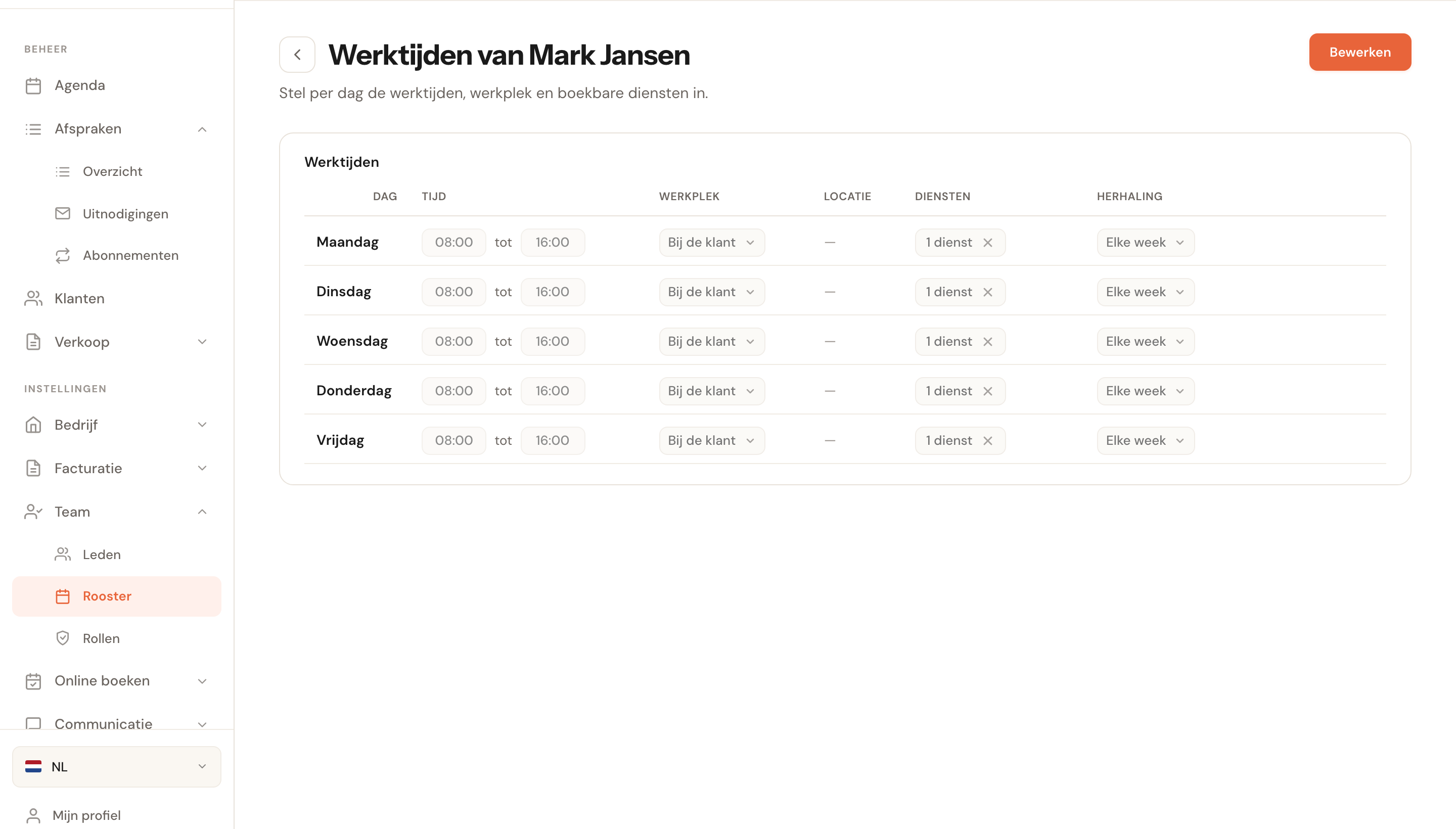 Werktijden van een medewerker, met in de kolom Diensten de waarde 1 dienst.