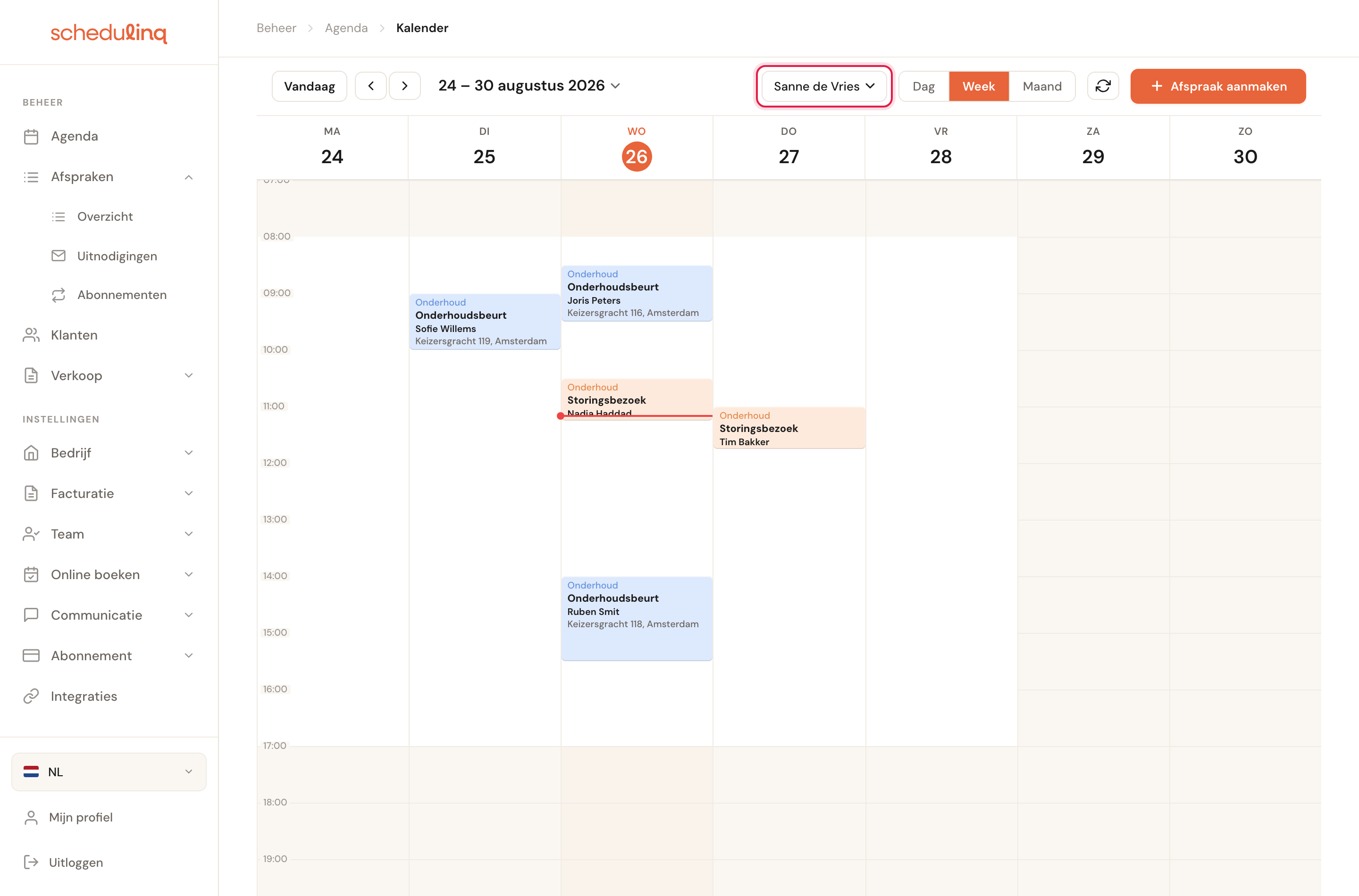 De agenda toont de week van Sanne de Vries, met haar naam geselecteerd in de werkbalk.