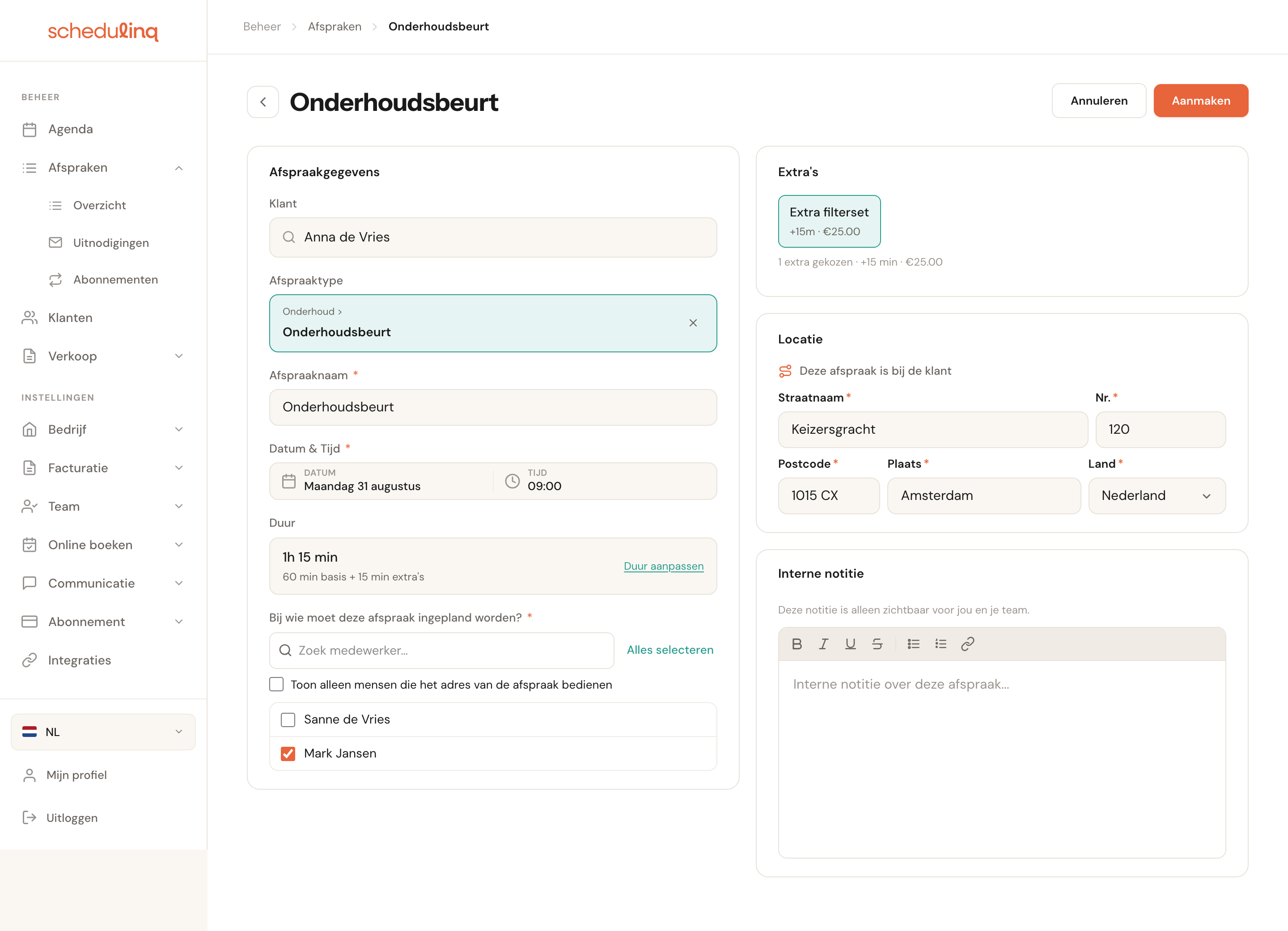 Het volledig ingevulde formulier met klant, dienst, datum, duur, medewerker, extra's, adres en notitie.
