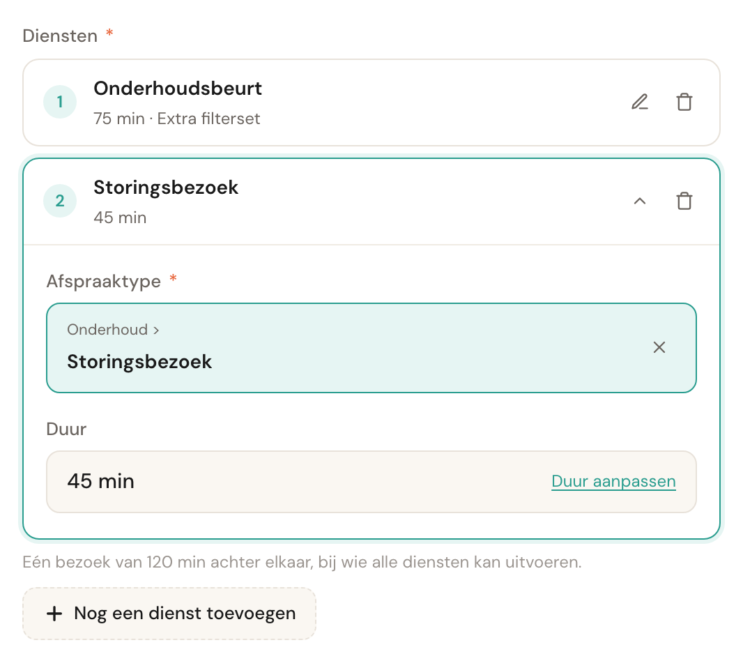 Het blok Diensten met twee regels: dienst 1, Onderhoudsbeurt, dichtgeklapt met 75 min · Extra filterset, een potlood en een prullenbak; dienst 2, Storingsbezoek, opengeklapt met het afspraaktype en de duur van 45 minuten. Daaronder Eén bezoek van 120 min achter elkaar, bij wie alle diensten kan uitvoeren.