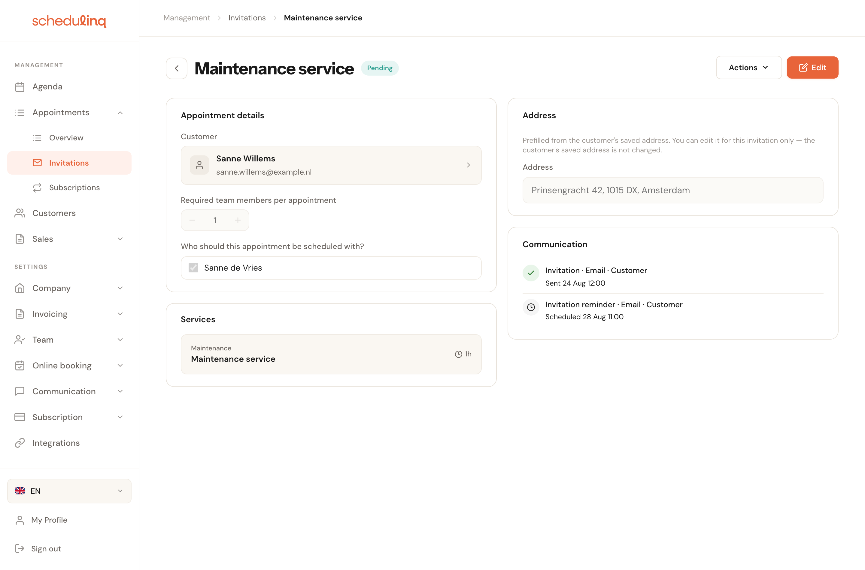 An opened invitation showing its status and the communication overview.