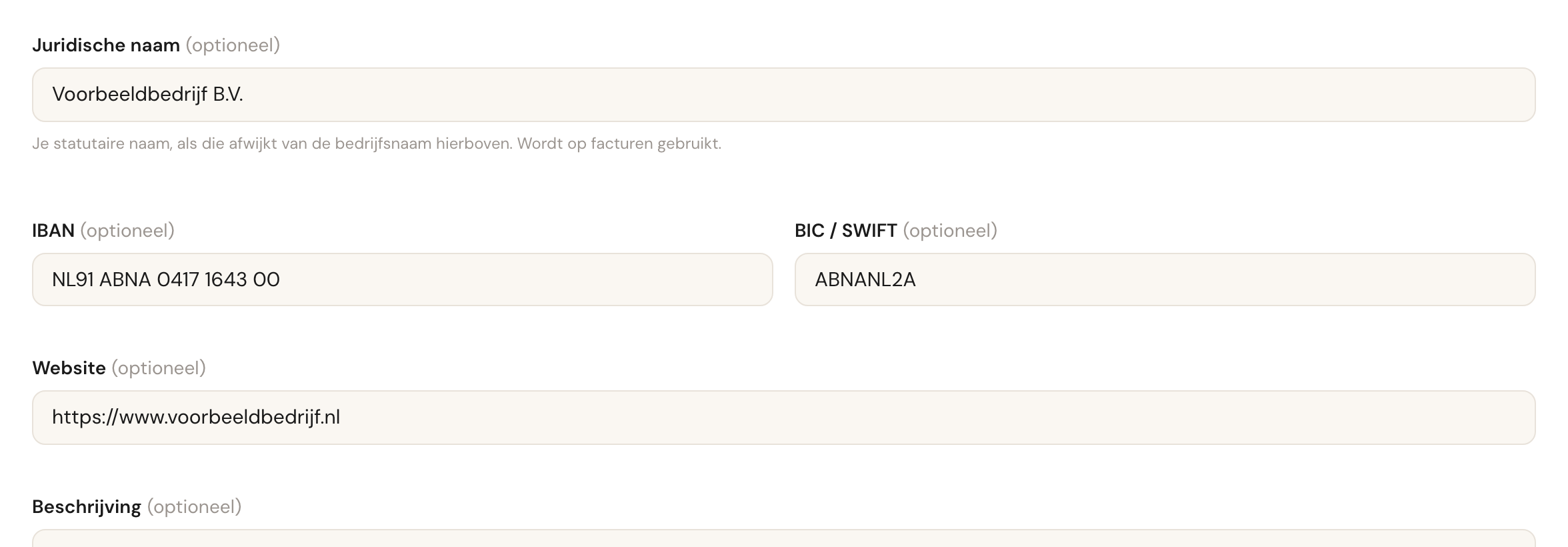 De velden Juridische naam, IBAN, BIC en Website.
