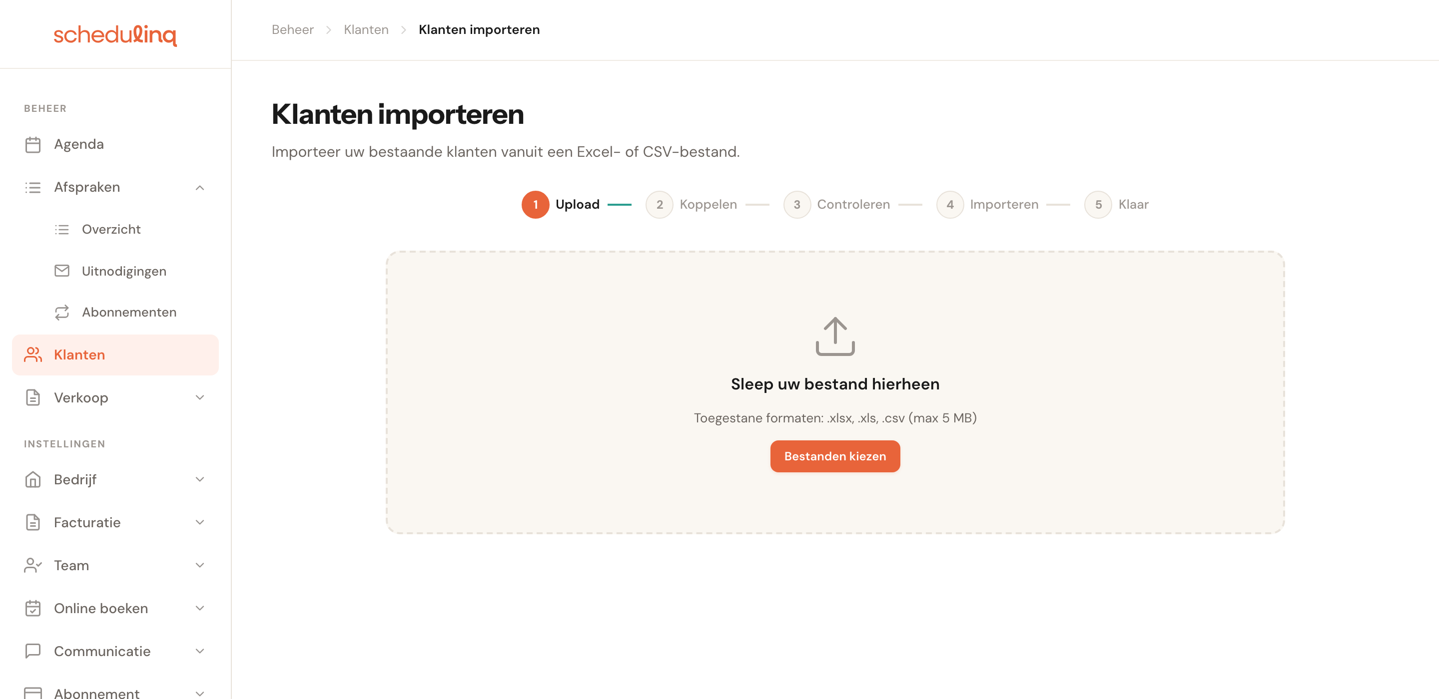 Het uploadscherm met een sleepvlak en de knop Bestanden kiezen.