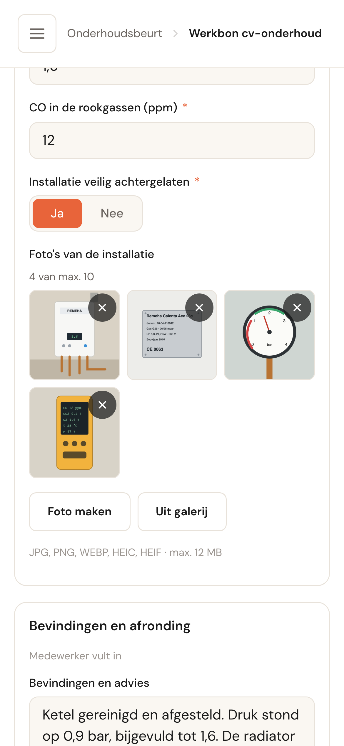 De vraag Foto's van de installatie op een telefoon: 4 van max. 10, vier foto's als tegels met elk een kruisje, en daaronder de knoppen Foto maken en Uit galerij en de regel JPG, PNG, WEBP, HEIC, HEIF, max. 12 MB.