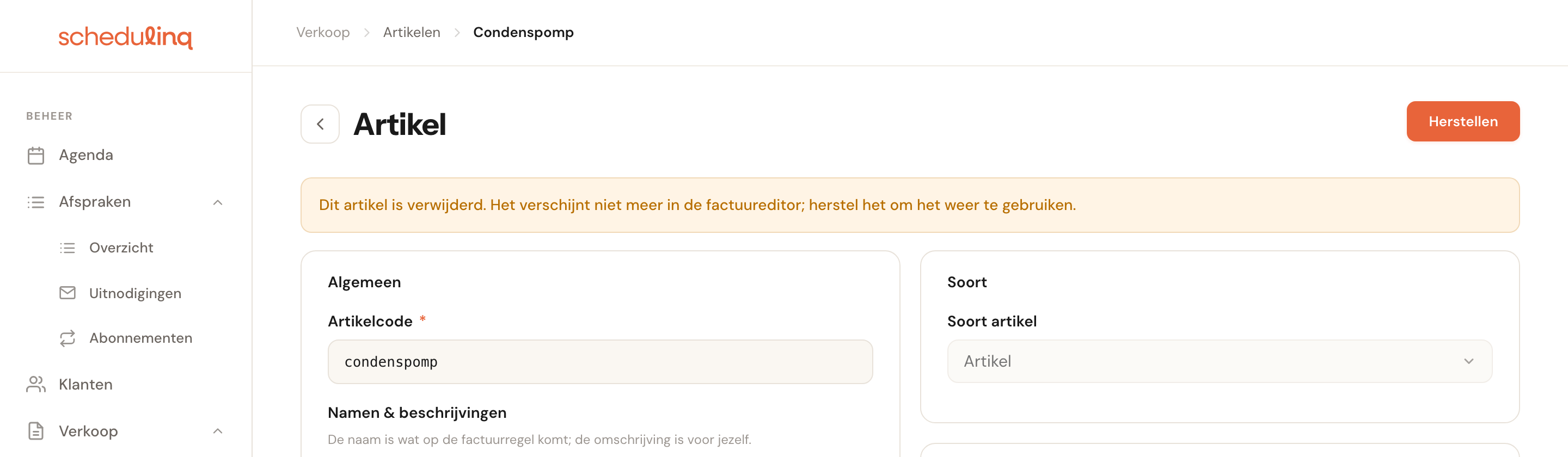 Een verwijderd artikel met bovenaan de gele melding dat het niet meer in de factuureditor verschijnt, en rechtsboven de knop Herstellen.