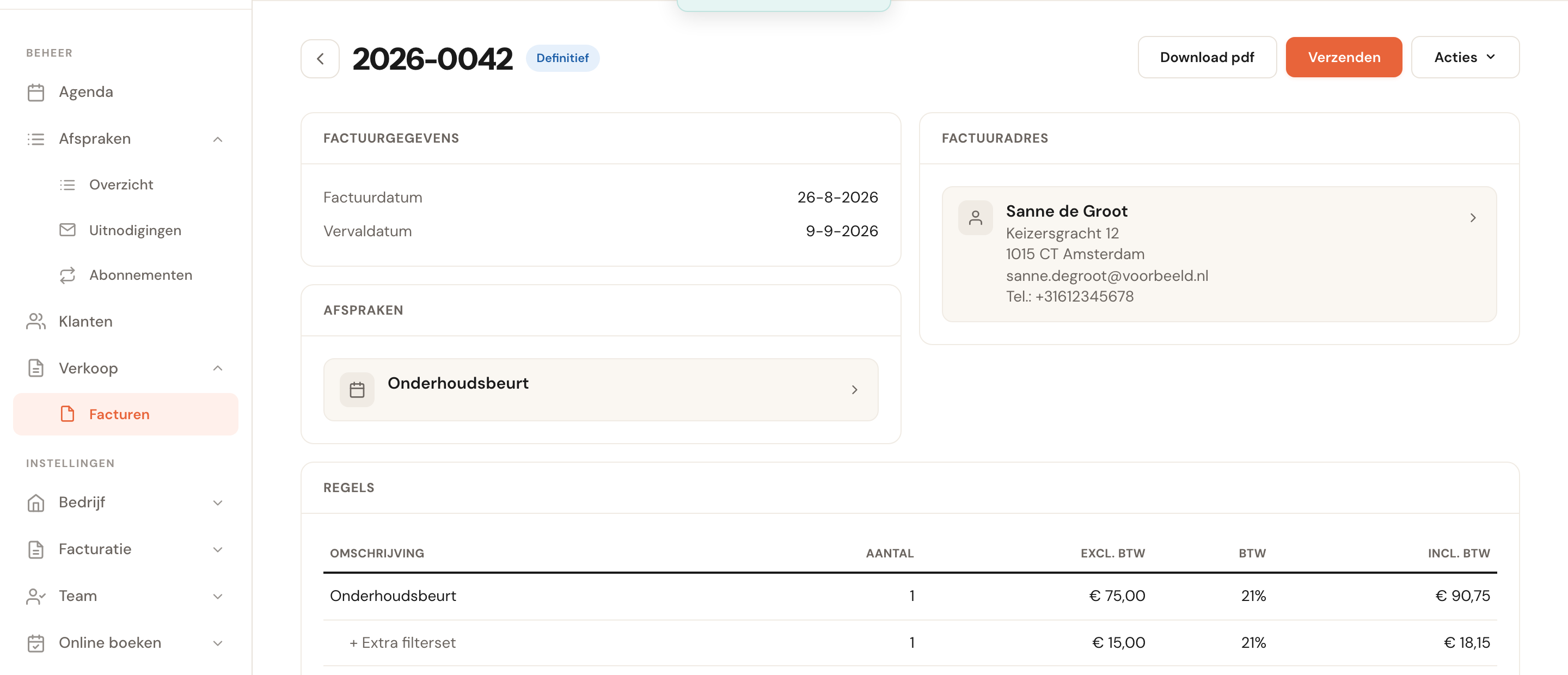 De uitgegeven factuur met nummer, factuurdatum, vervaldatum en de knoppen Download pdf en Verzenden.
