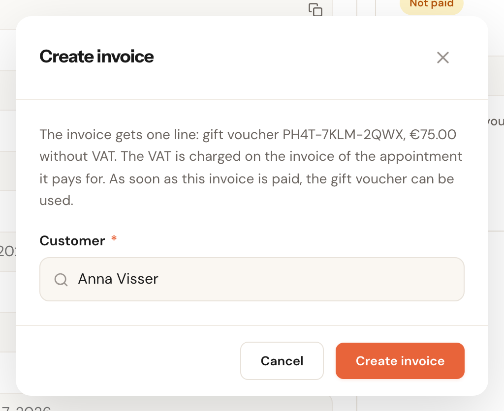 The Create invoice window: the invoice gets one line, gift voucher PH4T-7KLM-2QWX, €75.00 without VAT; the VAT is charged on the invoice of the appointment it pays for; as soon as this invoice is paid, the gift voucher can be used. Below it the customer Anna Visser.