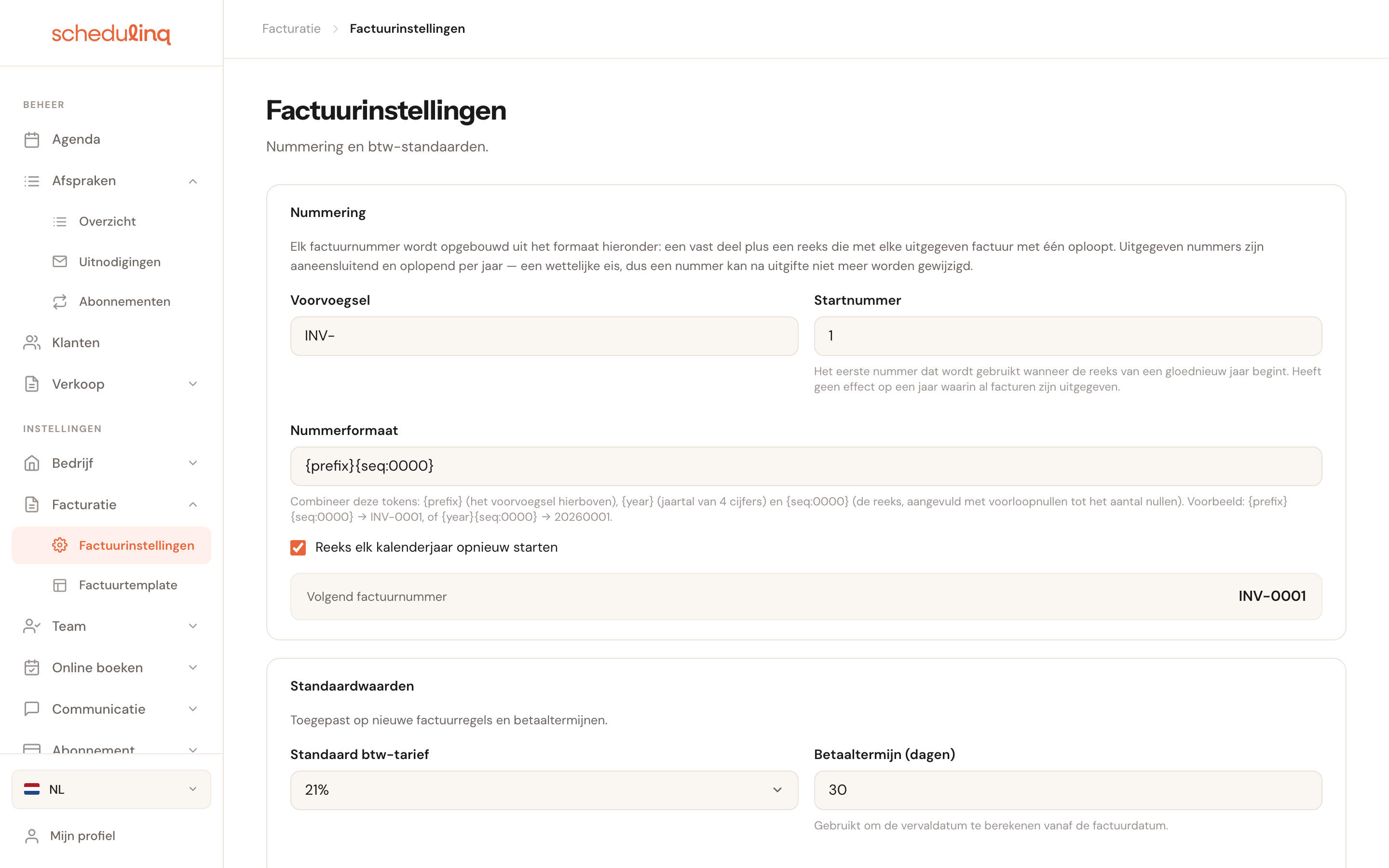 De pagina Factuurinstellingen met de blokken Nummering, Standaardwaarden en Herinneringen.