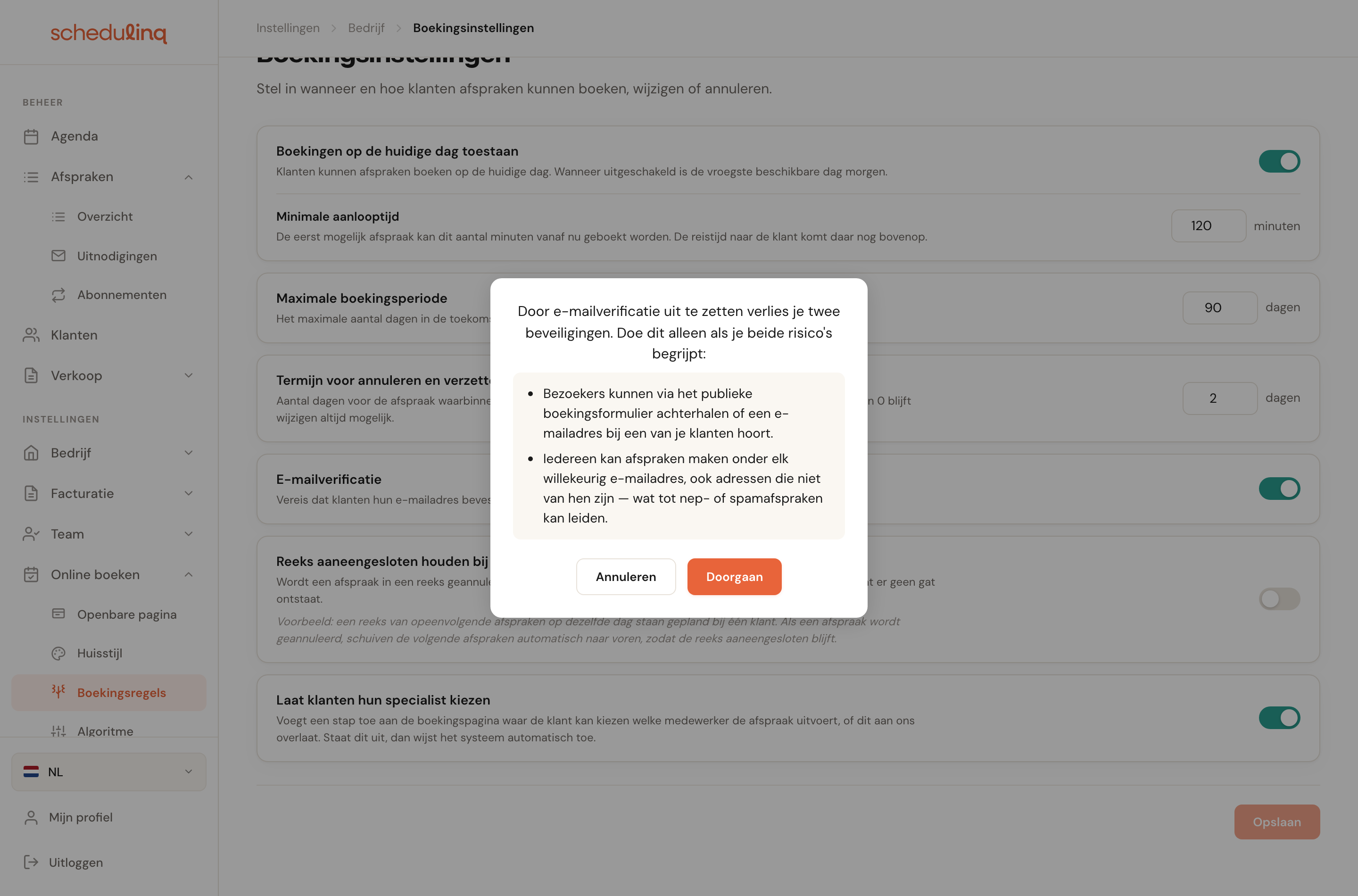 Het bevestigingsvenster dat verschijnt bij het uitzetten van e-mailverificatie, met twee genoemde risico's.