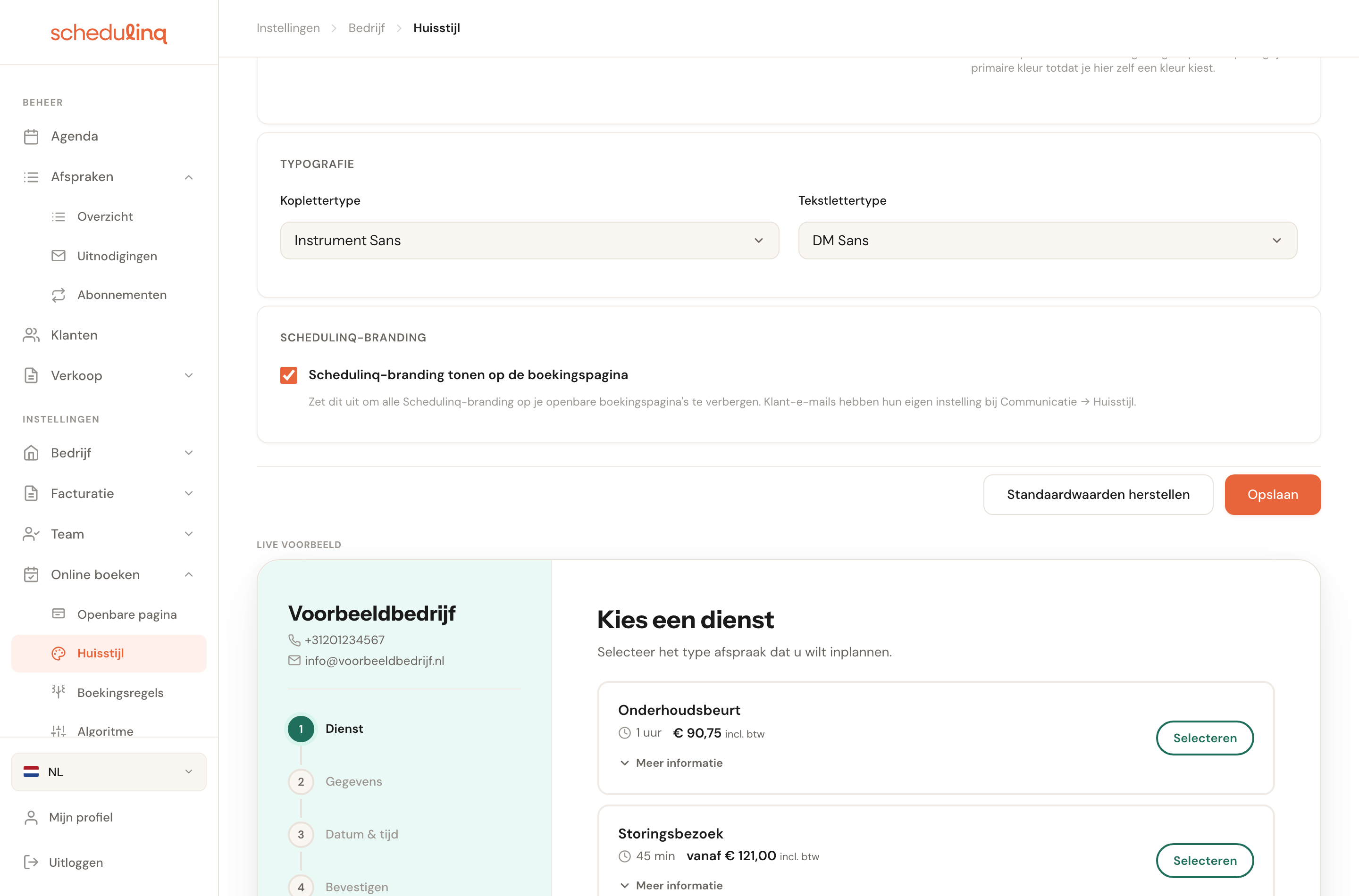 Dezelfde pagina met een groene primaire kleur; het voorbeeld is meegekleurd en Opslaan is actief geworden.