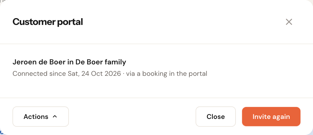 Jeroen de Boer's Customer portal window: Jeroen de Boer in De Boer family, Connected since Sat, 24 Oct 2026 · via a booking in the portal.