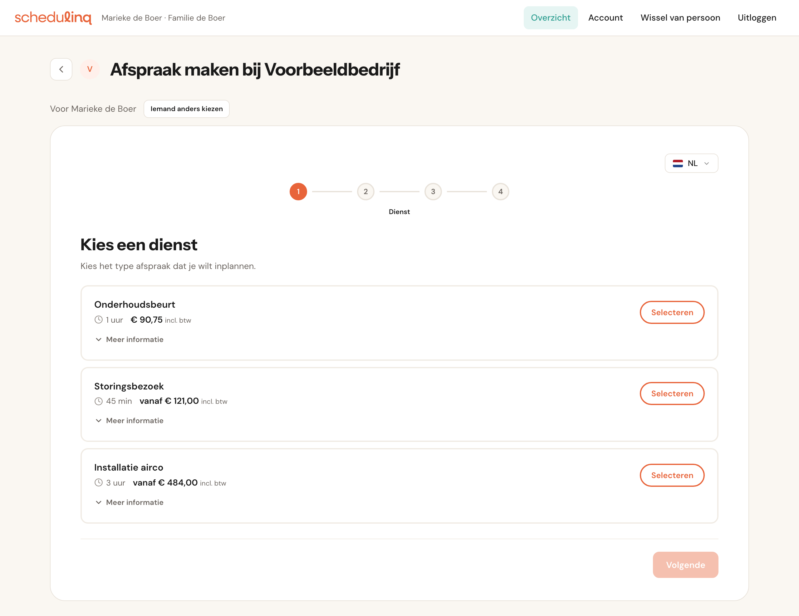 De boekingsflow van Voorbeeldbedrijf in het portaal: Voor Marieke de Boer met Iemand anders kiezen, en de stap Kies een dienst met Onderhoudsbeurt, Storingsbezoek en Installatie airco.